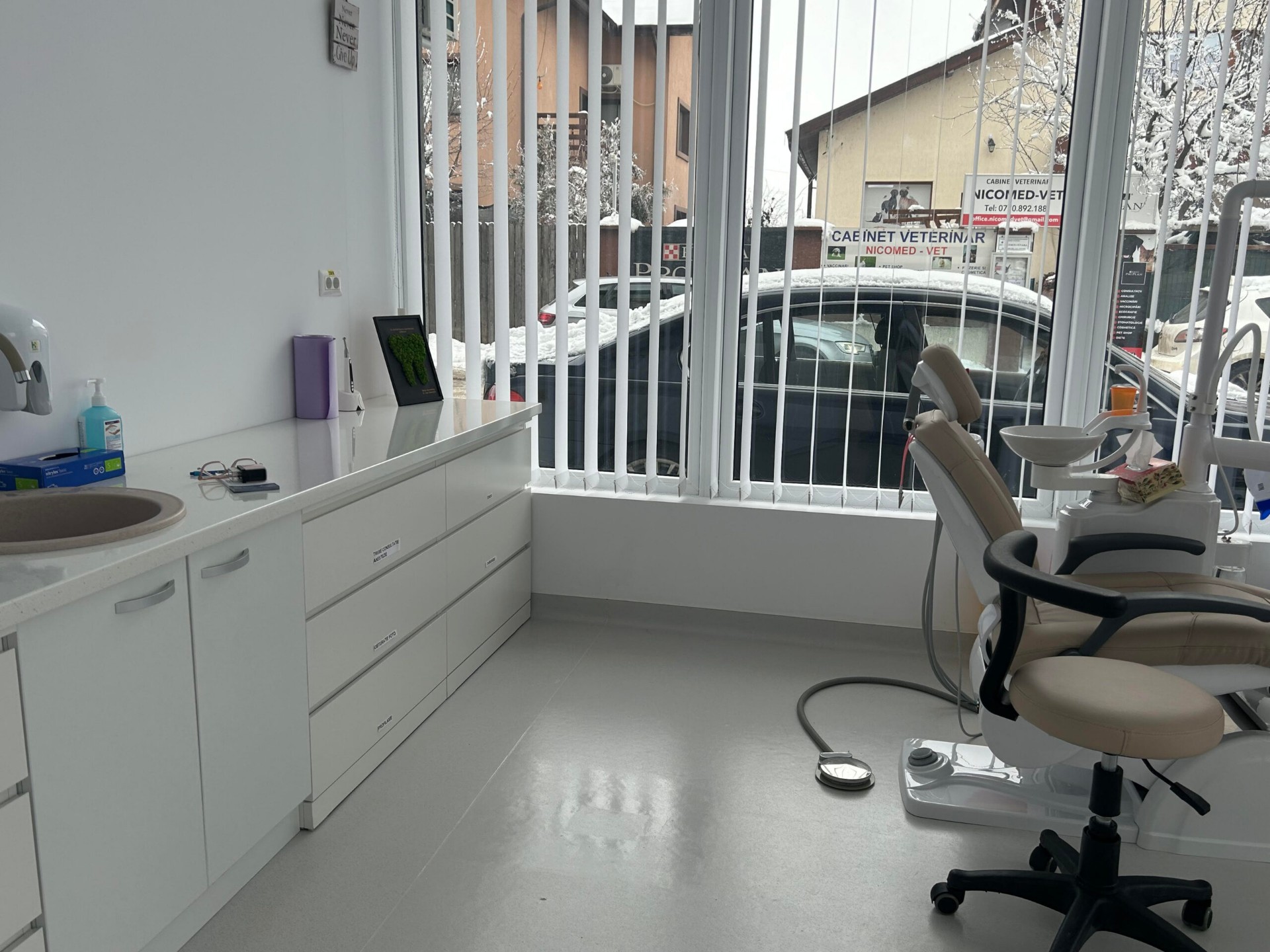 Echipament stomatologic de înaltă tehnologie pentru diagnosticare precisă